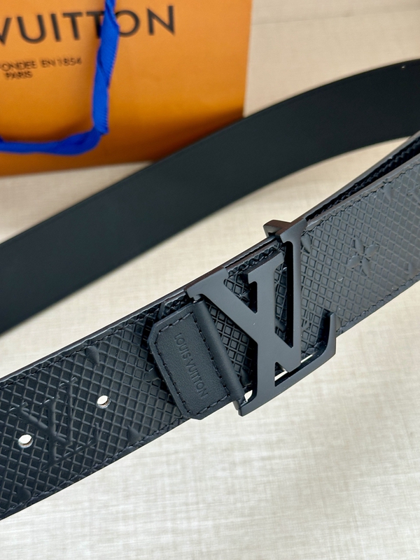 激安ルイヴィトンベルト背面デザイン